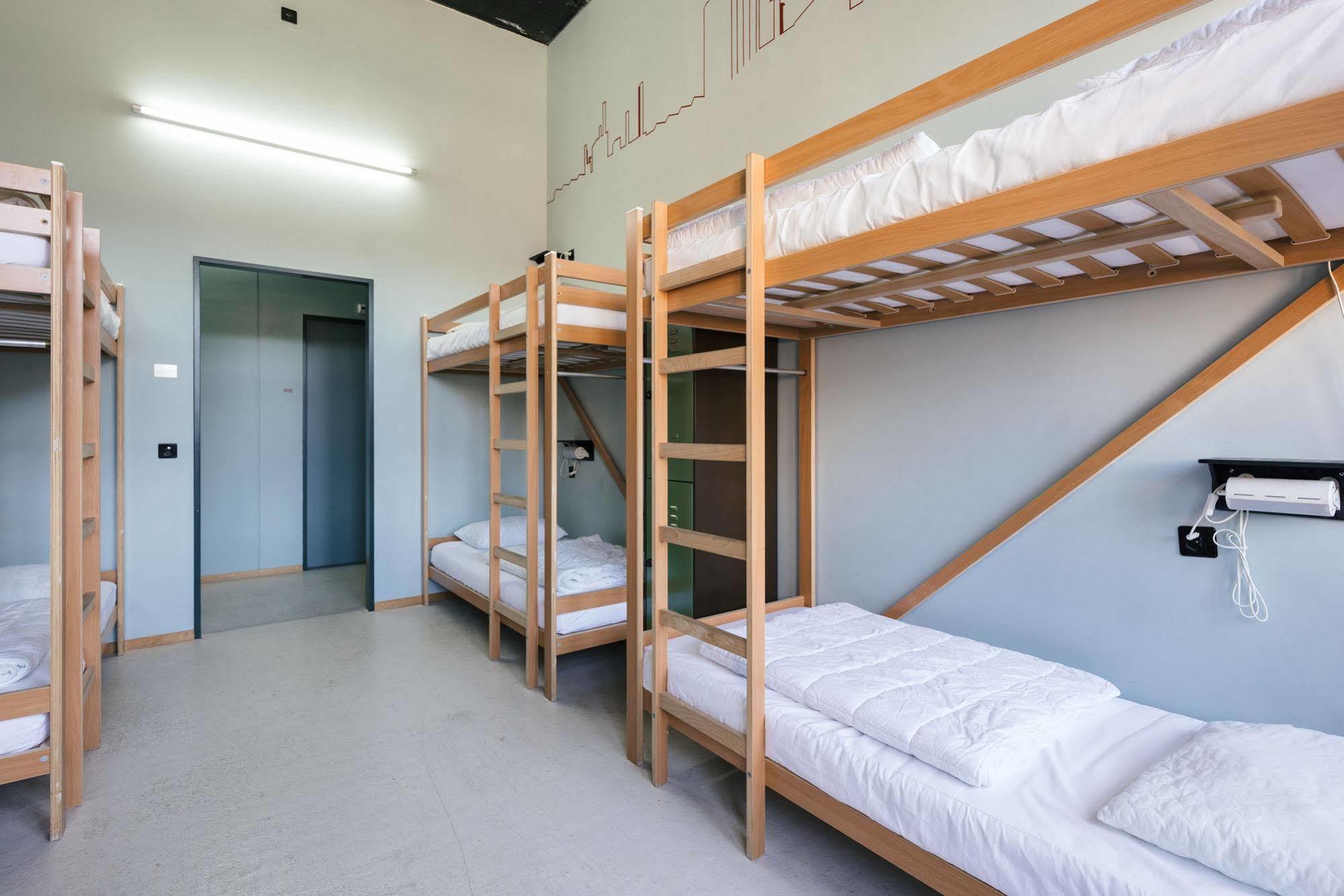 Depot 195 - Hostel Winterthur Bagian luar foto