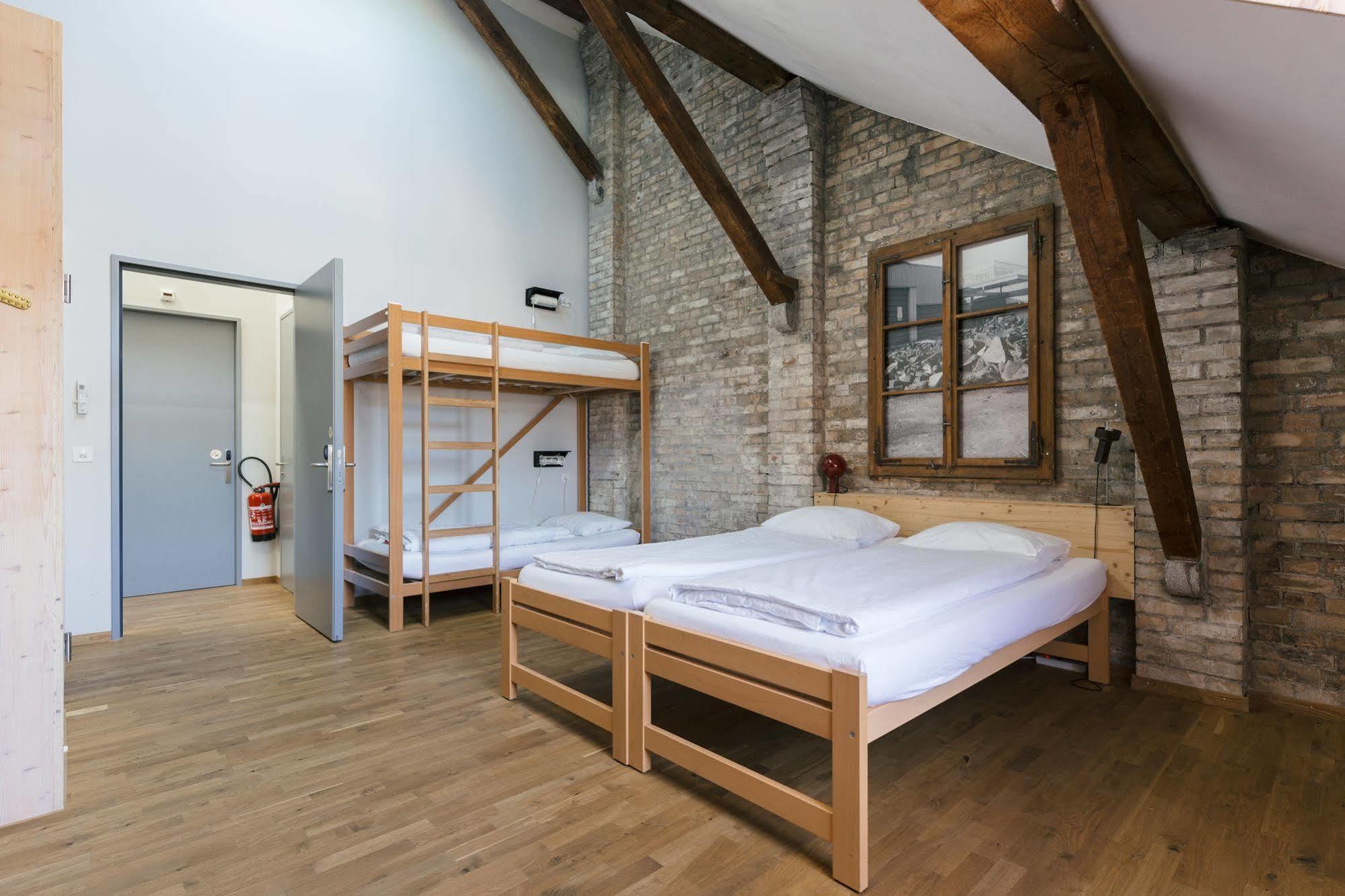 Depot 195 - Hostel Winterthur Bagian luar foto